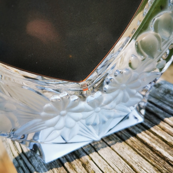 Vintage Studio Nova Crystal Frosted Glass Heart and Bows Picture Frame - Picture 6 of 14
